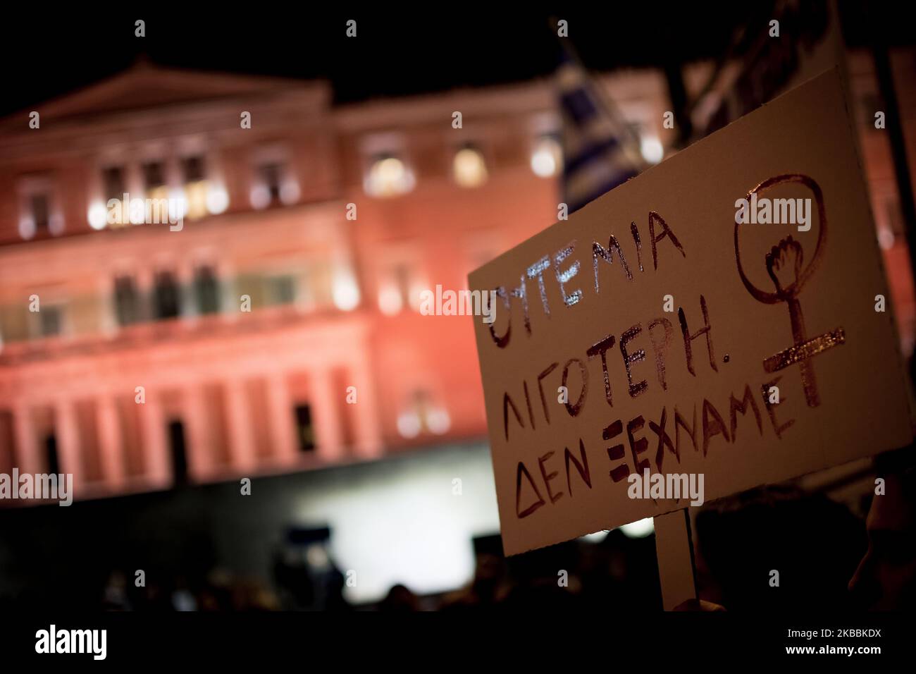 Protest feministischer Organisationen zum Internationalen Tag gegen Gewalt gegen Frauen am 25. November 2019 in Athen, Griechenland. (Foto von Nikolas Kokovlis/NurPhoto) Stockfoto