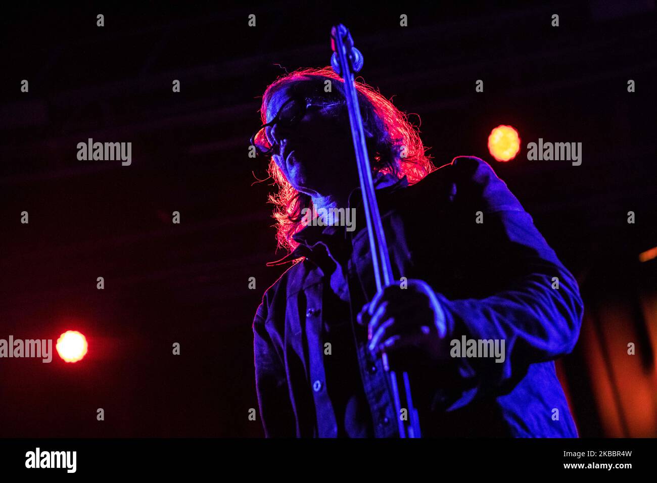 Mark Lanegan tritt am 27. November 2019 in Mailand, Italien, live bei Fabrique auf. Mark Lanegan ist ein amerikanischer alternativer Rockmusiker und Singer-Songwriter, Mitglied der psychedelischen Grunge-Band Screaming Trees. Während seiner Zeit in der Band begann Lanegan auch eine Solo-Karriere mit geringer Tonart und veröffentlichte 1990 sein erstes Solo-Studioalbum, The Winding Sheet. Seit 1990 hat er weitere zehn (Solo-)Studioalben sowie mehrere gemeinsame Bemühungen veröffentlicht und erhielt kritische Anerkennung und moderaten kommerziellen Erfolg. (Foto von Mairo Cinquetti/NurPhoto) Stockfoto