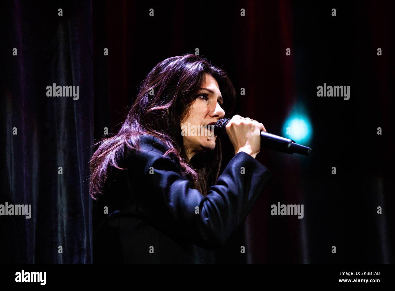 Die italienische Sängerin Elisa (Elisa Toffoli) tritt während ihrer Diari Aperti Tour im Mediolanum Forum am 27. November 2019 in Mailand, Italien, in Mailand auf. (Foto von Valeria Portinari/NurPhoto) Stockfoto