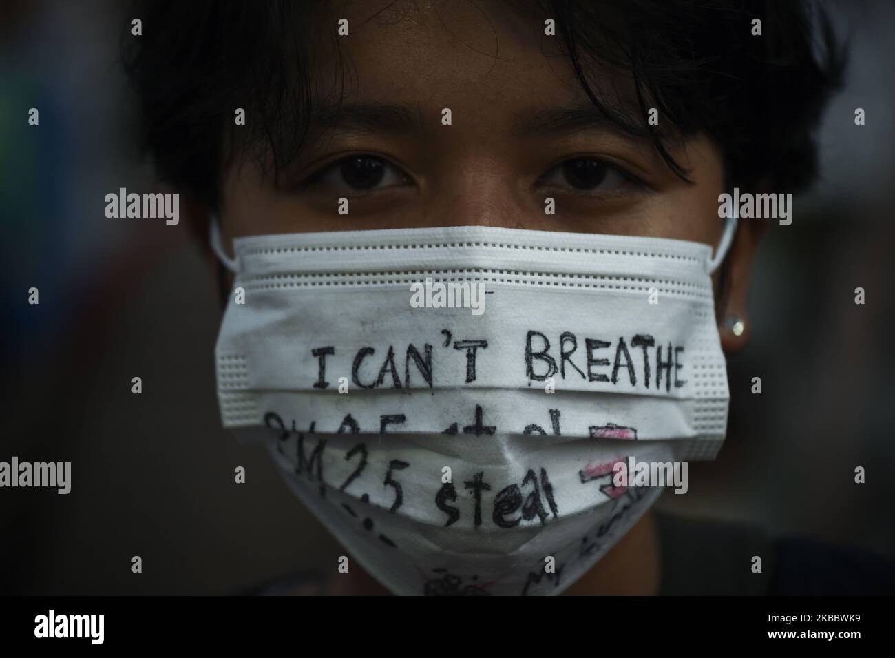 Umweltaktivisten nehmen am Global Climate Strike Event in Bangkok, Thailand, am 29. November 2019 Teil. Die Bewegung ist eine Fortsetzung des Globalen Klimastreiks unter der Leitung von Greta Thunberg und ruft die Staats- und Regierungschefs der Welt auf, die an der Klimakonferenz der Vereinten Nationen teilnehmen werden. (Foto von Anusak Laowias/NurPhoto) Stockfoto