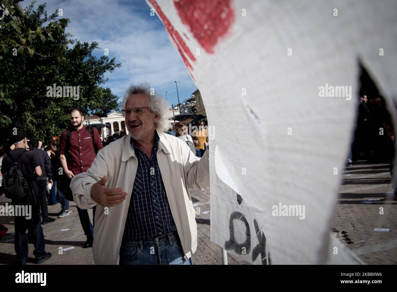 Arbeiter protestieren am 30. November 2019 in Athen, Griechenland. (Foto von Nikolas Kokovlis/NurPhoto) Stockfoto