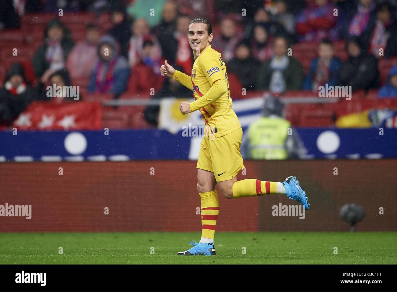 Antoine Griezmann aus Barcelona reagiert während des Liga-Spiels zwischen dem Club Atletico de Madrid und dem FC Barcelona am 1. Dezember 2019 in Wanda Metropolitano in Madrid, Spanien. (Foto von Jose Breton/Pics Action/NurPhoto) Stockfoto