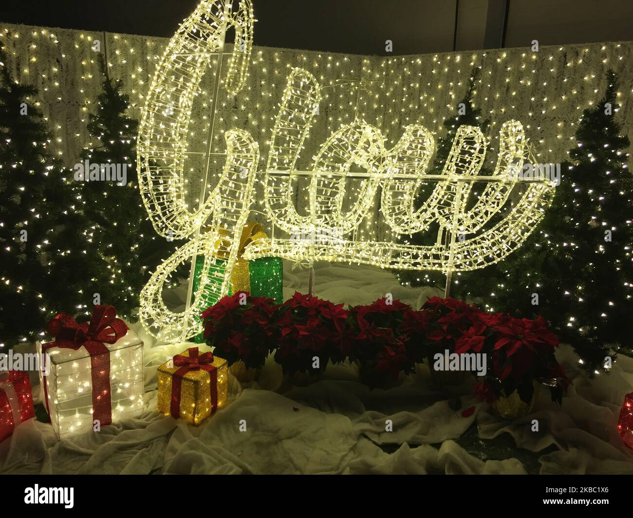 Christmas Glow Festival in Toronto, Ontario, Kanada, am 30. November 2019. Christmas Glow ist Ontarios größtes Weihnachtsfest für Familien, bei dem bis zu 100.000 Besucher unter dem Funkeln von einer halben Million Lichtern lachen und spielen werden. (Foto von Creative Touch Imaging Ltd./NurPhoto) Stockfoto Christmas Glow Festival in Toronto, Ontario, Kanada, am 30. November 2019. Christmas Glow ist Ontarios größtes Weihnachtsfest für Familien, bei dem bis zu 100.000 Besucher unter dem Funkeln von einer halben Million Lichtern lachen und spielen werden. (Foto von Creative Touch Imaging Ltd./NurPhoto) Stockfoto