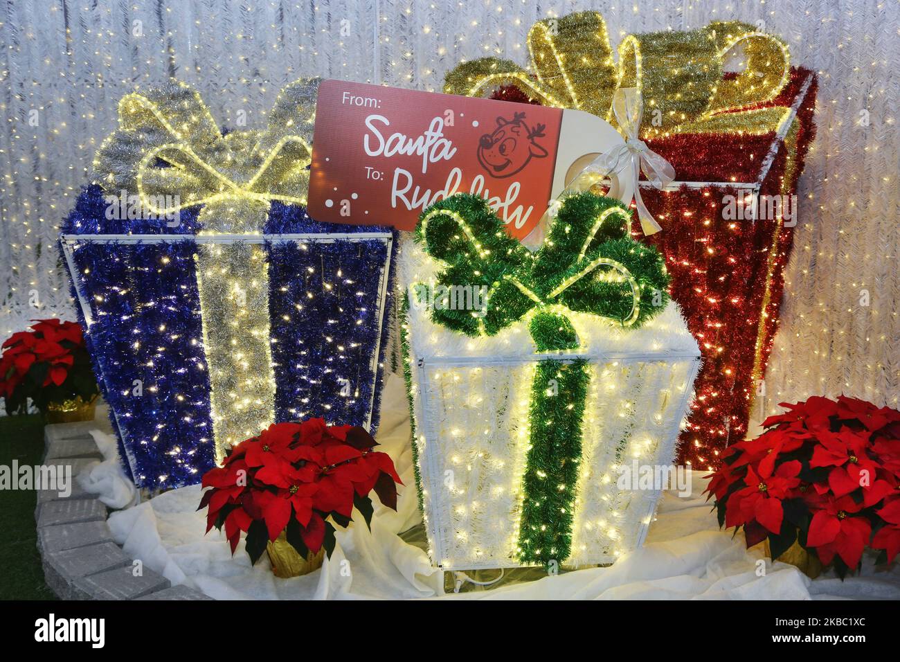 Christmas Glow Festival in Toronto, Ontario, Kanada, am 30. November 2019. Christmas Glow ist Ontarios größtes Weihnachtsfest für Familien, bei dem bis zu 100.000 Besucher unter dem Funkeln von einer halben Million Lichtern lachen und spielen werden. (Foto von Creative Touch Imaging Ltd./NurPhoto) Stockfoto Christmas Glow Festival in Toronto, Ontario, Kanada, am 30. November 2019. Christmas Glow ist Ontarios größtes Weihnachtsfest für Familien, bei dem bis zu 100.000 Besucher unter dem Funkeln von einer halben Million Lichtern lachen und spielen werden. (Foto von Creative Touch Imaging Ltd./NurPhoto) Stockfoto