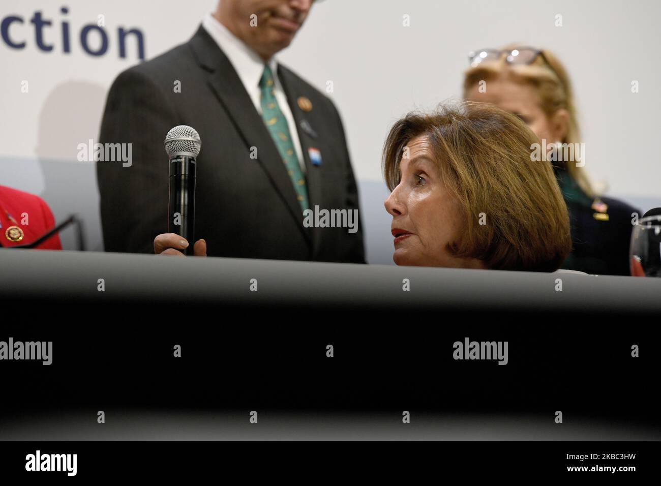 Die Sprecherin des US-Repräsentantenhauses, Nancy Pelosi, und eine Delegation des US-Kongresses beim Eröffnungstag der UN-Klimakonferenz (COP25) am 2.. Dezember 2019 in Madrid. (Foto von Juan Carlos Lucas/NurPhoto) Stockfoto