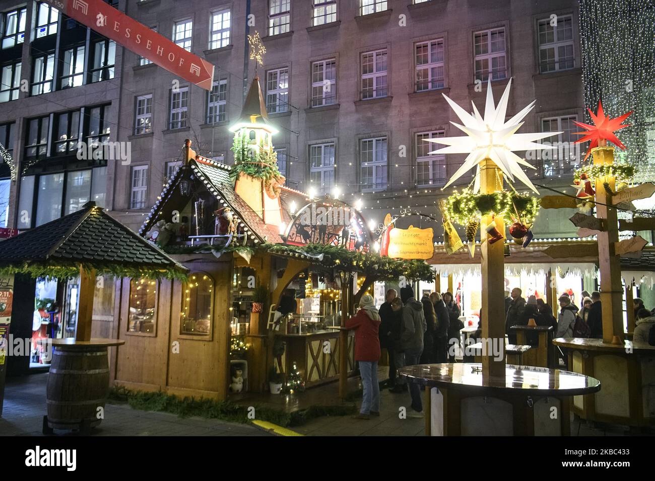 Festliche Weihnachtsbeleuchtung auf den Straßen und Plätzen in Leipzig, Deutschland. 26. November 2019 (Foto von Maxym Marusenko/NurPhoto) Stockfoto