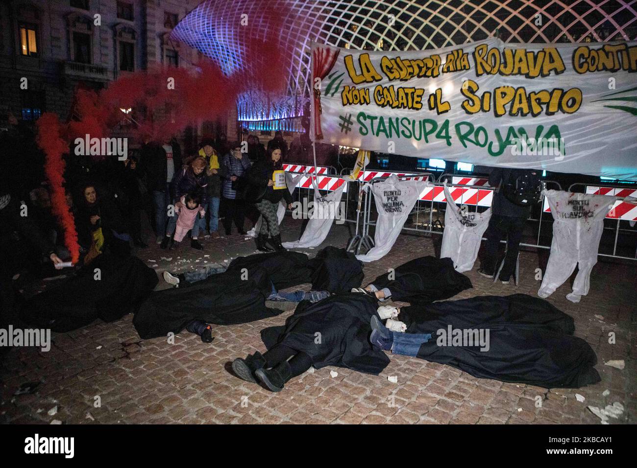 Am 7. Dezember 2019 protestieren Menschen in Mailand gegen den Krieg in Rojava und gegen den türkischen Präsidenten Erdogan. (Foto von Mairo Cinquetti/NurPhoto) Stockfoto