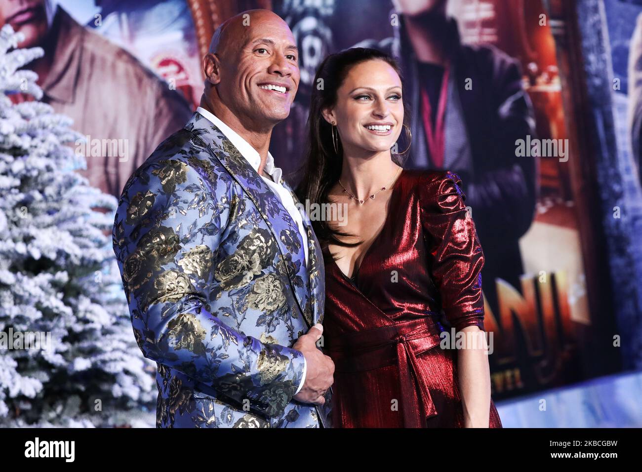 HOLLYWOOD, LOS ANGELES, KALIFORNIEN, USA - 09. DEZEMBER: Der Schauspieler Dwayne Johnson und seine Frau Lauren Hashian kommen zur Weltpremiere von „Jumanji: The Next Level“ von Columbia Picturs, die am 9. Dezember 2019 im TCL Chinese Theatre IMAX in Hollywood, Los Angeles, Kalifornien, USA, stattfand. (Foto von Xavier Collin/Image Press Agency/NurPhoto) Stockfoto