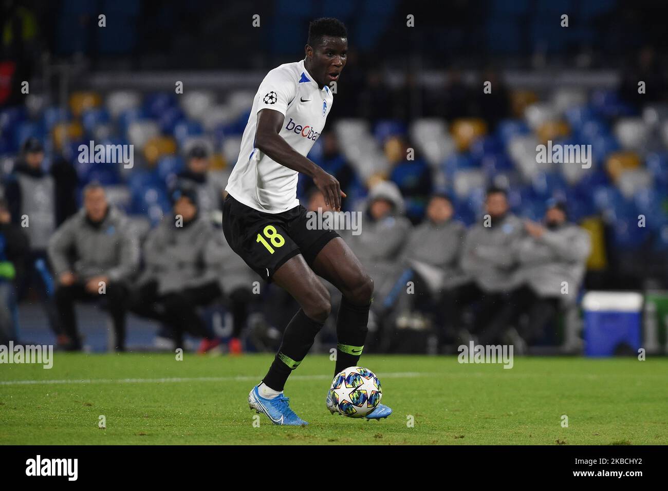 Paul Onuachu von KRC Genk während des UEFA Champions League-Spiels zwischen SSC Napoli und KRC Genk im Stadio San Paolo Naples Italien am 10. Dezember 2019. (Foto von Franco Romano/NurPhoto) Stockfoto