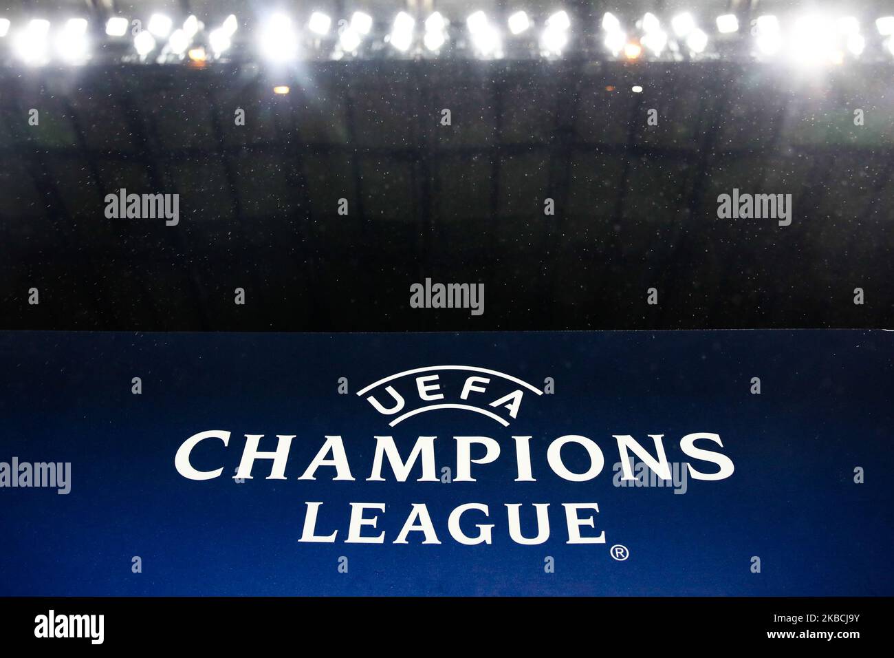 Logo der UEFA Champions League während des Spiels der Gruppe H des FC Chelsea - Lille OSC am 10. Dezember 2019 in London, Großbritannien. (Foto von Jakub Porzycki/NurPhoto) Stockfoto