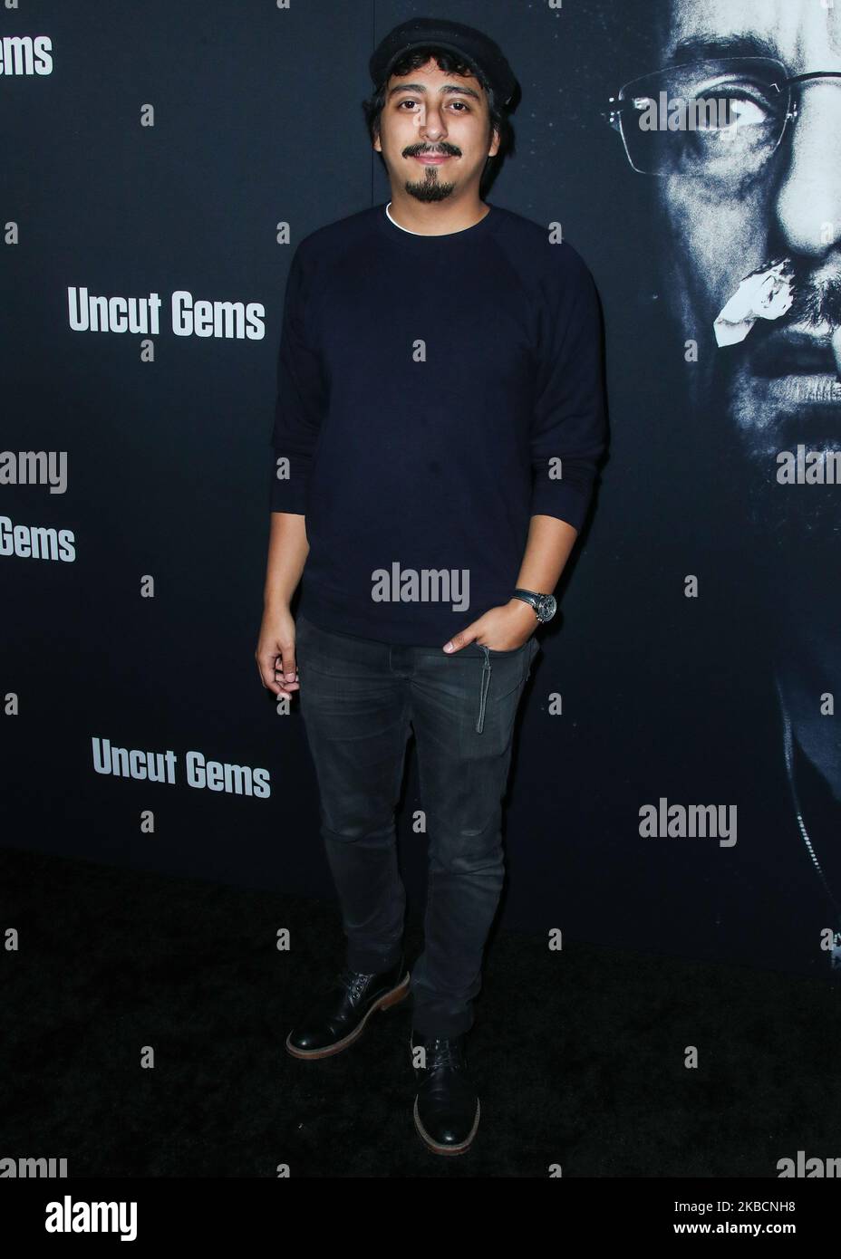 HOLLYWOOD, LOS ANGELES, KALIFORNIEN, USA - 11. DEZEMBER: Der Schauspieler Tony Revolori kommt zur Los Angeles Premiere von A24's 'Uncut Gems', die am 11. Dezember 2019 im ArcLight Cinerama Dome in Hollywood, Los Angeles, Kalifornien, USA, stattfand. (Foto von Xavier Collin/Image Press Agency/NurPhoto) Stockfoto