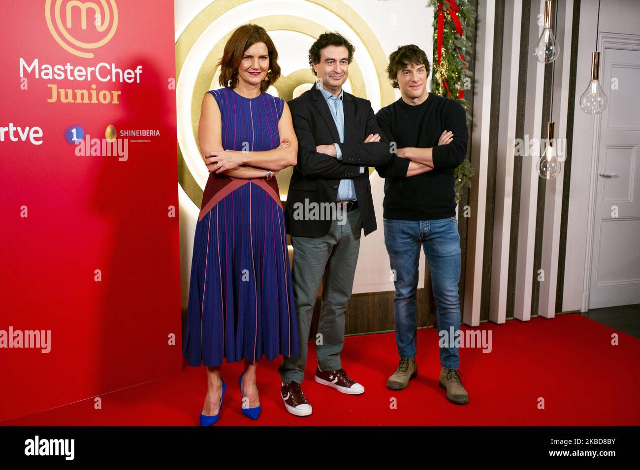 (L-R) Samantha Vallejo-Nagera, Pepe Rodriguez und Jordi Cruz nehmen am 19. Dezember 2019 in Madrid, Spanien, an der Präsentation einer neuen Saison des „Masterchef Junior“ Teil. (Foto von Oscar Gonzalez/NurPhoto) Stockfoto