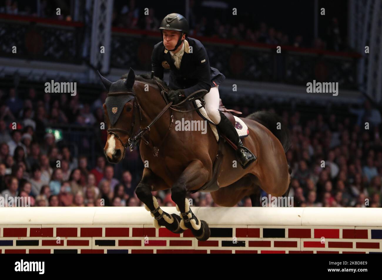 William Whitaker reitet RMF Charly während des Cayenne Puissance Events auf der International Horse Show in Olympia, London am Mittwoch, 18.. Dezember 2019. (Foto von Jon Bromley/MI News/NurPhoto) Stockfoto