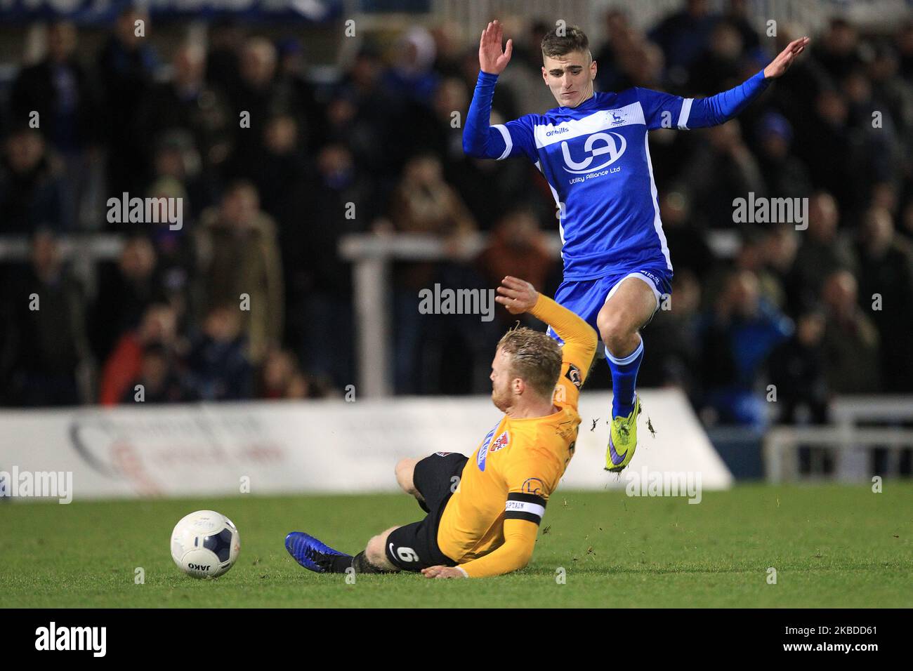 Kenny Clark von Dagenham & Redbridge holt Tyler Hamilton von Hartlepool United während des Vanarama National League-Spiels zwischen Hartlepool United und Dagenham & Redbridge am Sonntag, 22.. Dezember 2019 im Victoria Park, Hartlepool, nieder. (Foto von Mark Fletcher/MI News/NurPhoto) Stockfoto