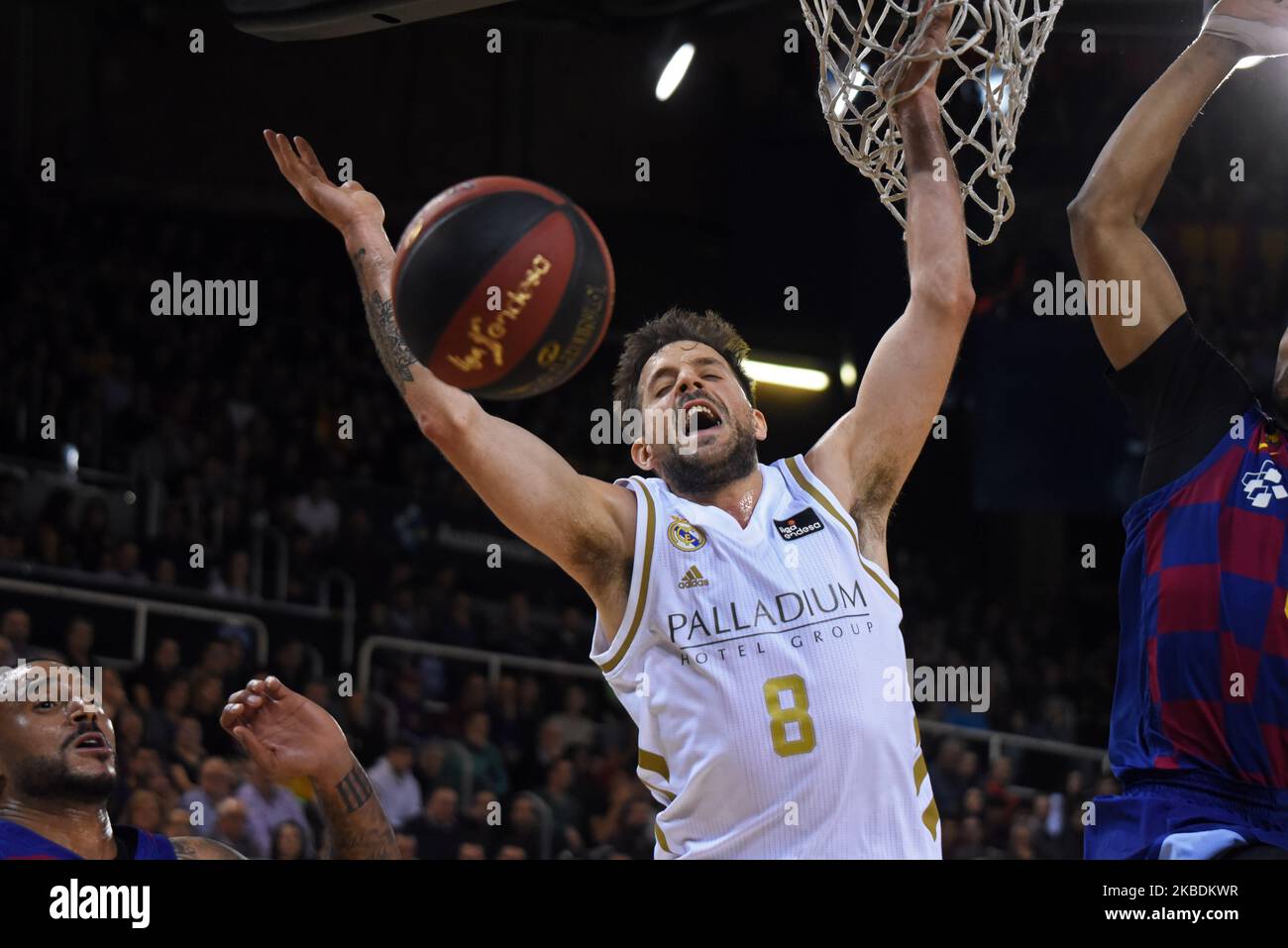 Nicolas Laprovittola während des Spiels zwischen dem FC Barcelona und Real Madrid, entsprechend der 16. Liga ACB, spielte am 29. Dezember 2019 im Palau Blaugrana in Barcelona, Spanien. (Foto von Noelia Deniz/Urbanandsport/NurPhoto) Stockfoto