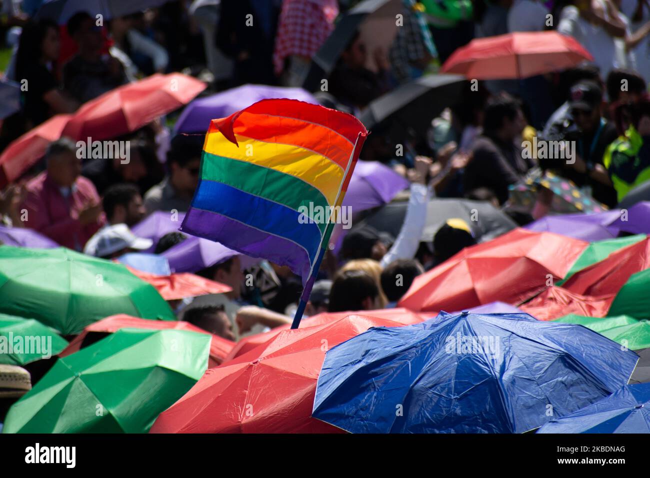 Am 01. Januar 2020 nehmen Menschen an der Übergabe der gewählten Bürgermeisterin von Bogota, Claudia Lopez, im Simon Bolivar Metropolitan Park in Bogota, Kolumbien, Teil. Lopez tritt sein Amt als erste Bürgermeisterin von Bogota an. (Foto von Vanessa Gonzalez/NurPhoto) Stockfoto