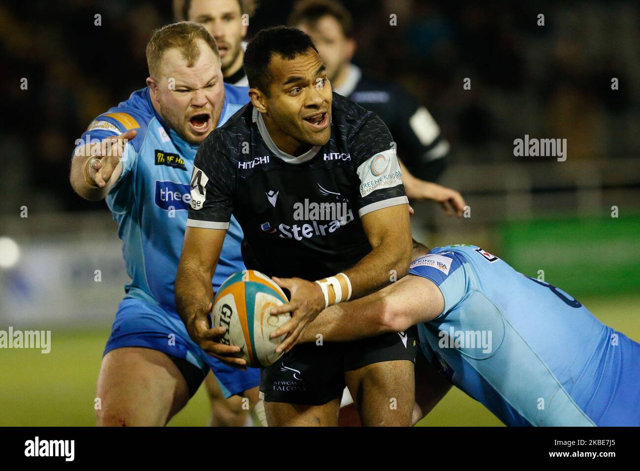 10. George Wacokecoke aus Newcastle Falcons wird während des Greene King IPA Championship-Spiels zwischen Newcastle Falcons und Doncaster Knights am Freitag, dem 10.. Januar 2020, im Kingston Park in Newcastle nahe der Linie angegangen. (Foto von Chris Lishman/MI News/NurPhoto) Stockfoto