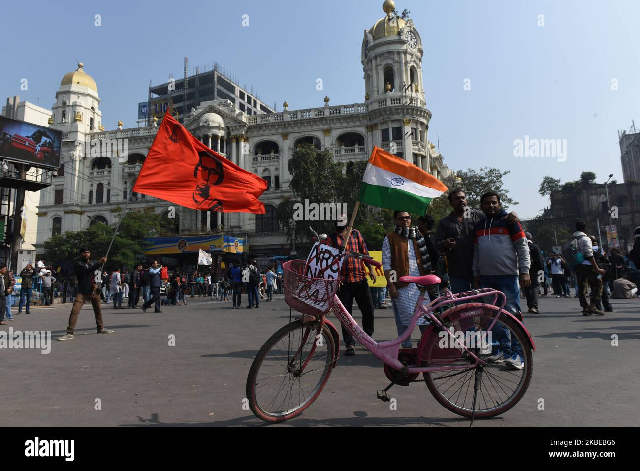 Am 12. Januar 2020 brach während des Besuchs des indischen Premierministers Narendra Modi vom 11.. Januar 2020 in der Stadt der Freude, Kalkutta Indien, ein massiver Protest aus. Der Slogan „Go Bank Modi“ hallte heute in der ganzen Stadt. Tausende von Demonstranten nahmen an den Protesten vom Flughafen Kalkutta in verschiedene Teile der Stadt Teil. Die größte Stärke des Protestes waren Colleges und Universitätsstudenten. (Foto von Sukhomoy Sen/NurPhoto) Stockfoto