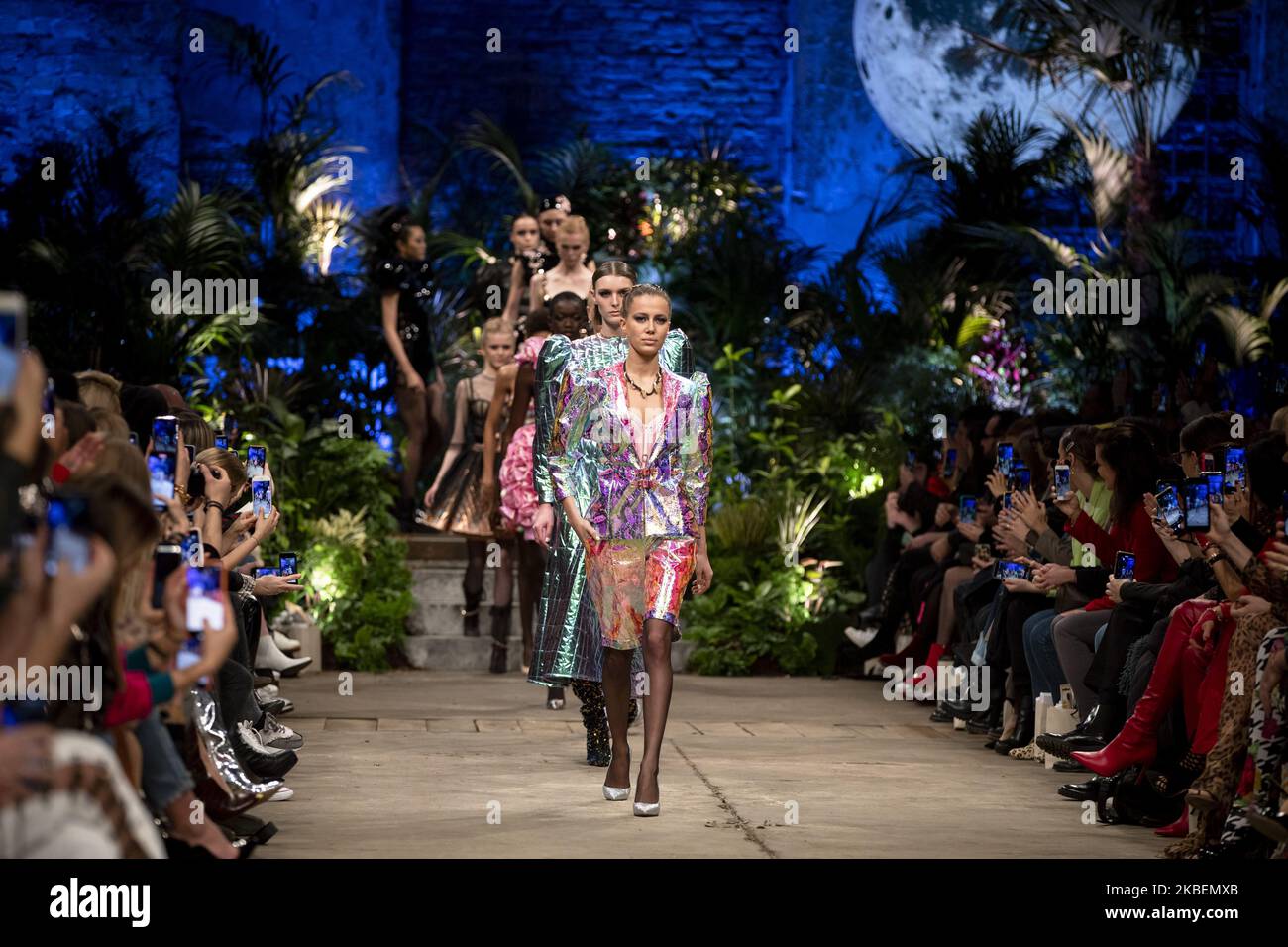 Models laufen auf der Marina Hoermanseder Show während der Berlin Fashion Week Herbst/Winter 2020 am 16. Januar 2020 in Berlin, Deutschland. (Foto von Emmanuele Contini/NurPhoto) Stockfoto