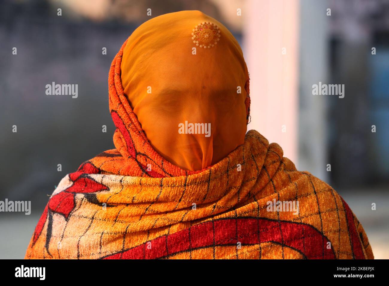 Ein indischer Wähler während der Panchayat-Wahlen im Vorort-Dorf Ajmer, Rajasthan, Indien, am 17. Januar 2020. (Foto von STR/NurPhoto) Stockfoto