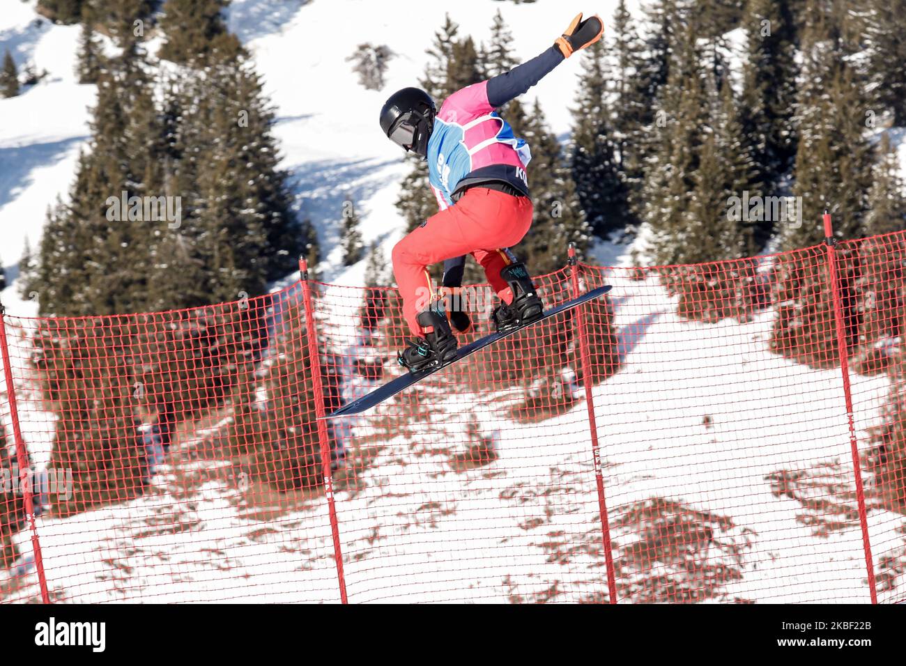 ABEGGLEN Thomas aus der Schweiz startet am 11. Tag der Olympischen Jugend-Winterspiele Lausanne 2020 im Winter Park Villars, Schweiz, am 20. Januar 2020 im Snowboard Cross Halbfinale der Herren. (Foto von Dominika Zarzycka/NurPhoto) Stockfoto