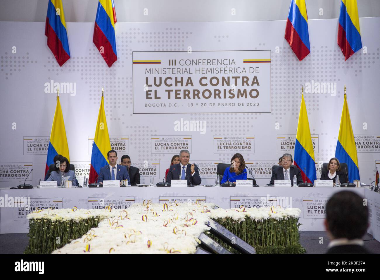 Führende Persönlichkeiten von links, Venezuelas Oppositionsführer Juan Guaido, Kolumbiens Präsident Ivan Duque, seine Vizepräsidentin Marta Lucia Ramirez und Kolumbiens Verteidigungsminister Carlos Trujillo nehmen am 20. Januar 2020 an einem regionalen Treffen zur Terrorismusbekämpfung in der Polizeiakademie in Bogota, Kolumbien, Teil. (Foto von Daniel Garzon Herazo/NurPhoto) Stockfoto