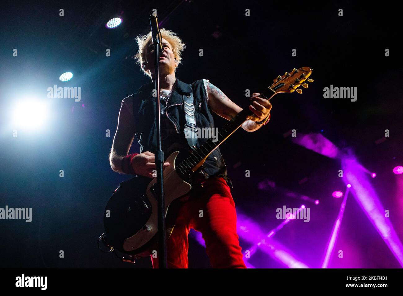 Deryck Whibley von Sum 41 spielt am 28 2020. Januar live im Lorenzini District in Mailand, Italien. Sum 41 ist eine kanadische Rockband, von ihrer Formation bis 2016 waren Sum 41 die 31. meistverkauften kanadischen Künstler in Kanada und unter den 10 meistverkauften kanadischen Bands in Kanada (Foto by Mairo Cinquetti/NurPhoto) Stockfoto