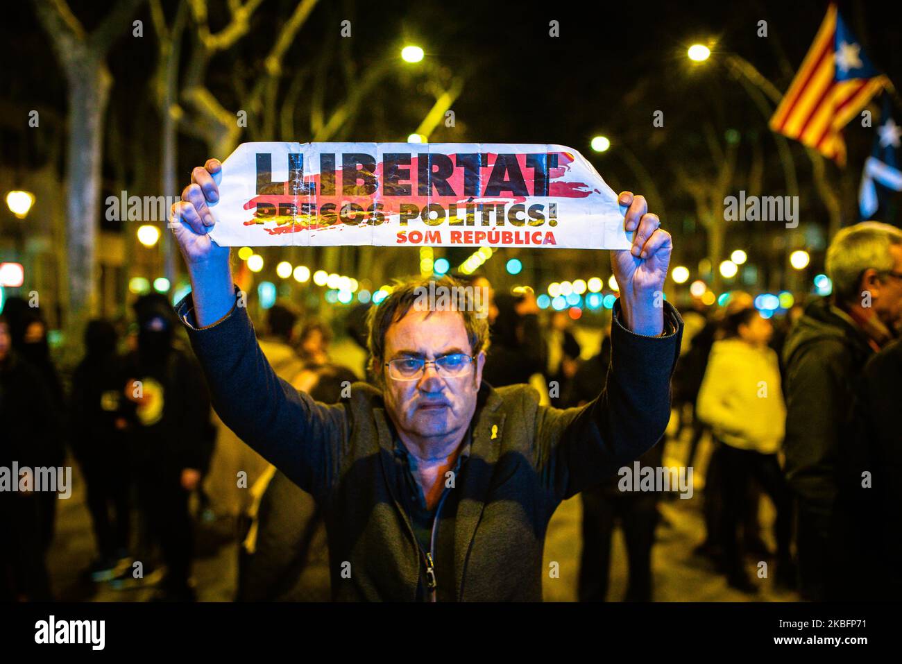 Einhundert Menschen protestieren am 29. Januar 2020 in Barcelona, Spanien, gegen die Repression gegen die katalanische Politik und fordern die Politiker von Katalonien auf, die Unabhängigkeit zu applaudieren, wie sie versprochen haben. (Foto von Adria Salido Zarco/NurPhoto) Stockfoto