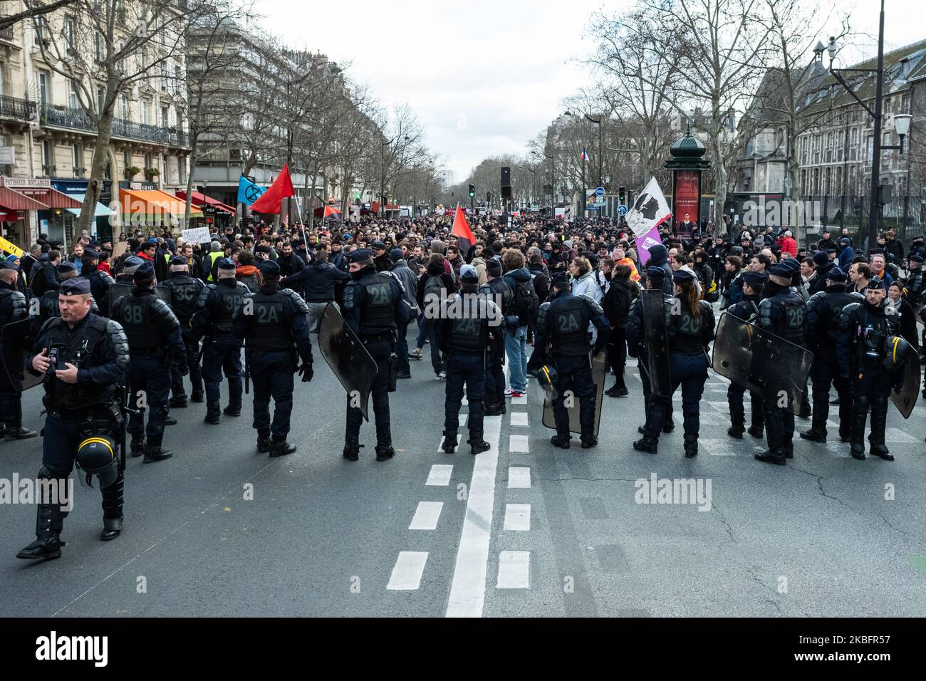 Tausende Demonstranten demonstrierten am 29. Januar 2020 in Paris, Frankreich, für die Demonstration 8., die von fast allen Gewerkschaften (CGT, Sud, UNL, UNEF, FO, CFE-CGC usw.) (Foto von Jerome Gilles/NurPhoto) Stockfoto
