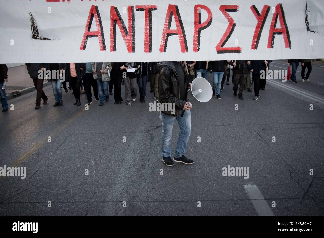 Antifaschistischer marsch zum Hauptquartier der Partei der Goldenen Morgenröte in Athen, Griechenland, am 1. Februar 2020. (Foto von Nikolas Kokovlis/NurPhoto) Stockfoto