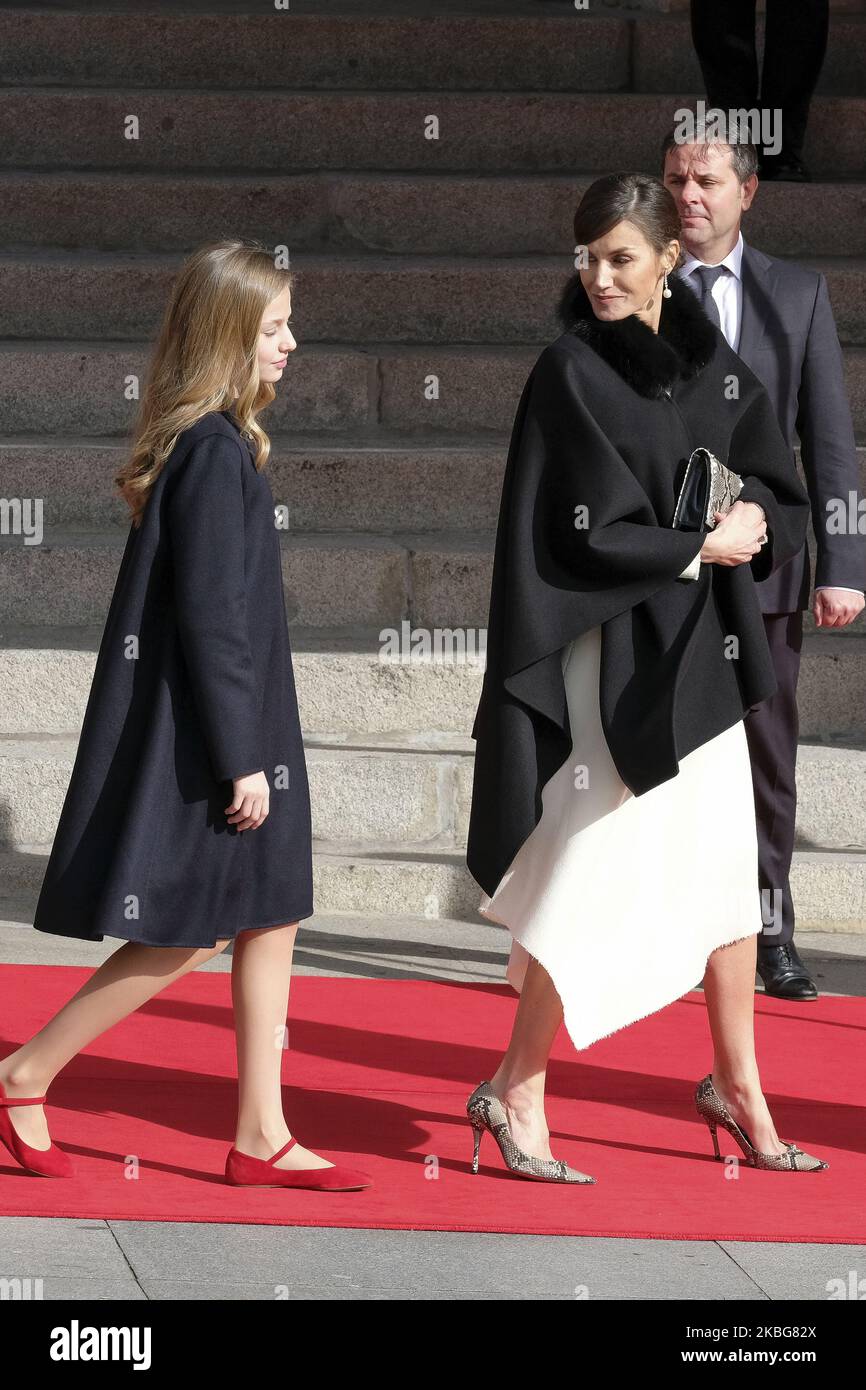 Königin Letizia von Spanien und Prinzessin Leonor von Spanien nehmen an der feierlichen Eröffnung der Legislaturperiode 14. im spanischen Parlament am 03. Februar 2020 in Madrid, Spanien, Teil. (Foto von Oscar Gonzalez/NurPhoto) Stockfoto