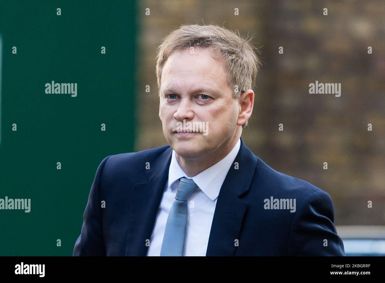 Der Staatssekretär für Verkehr Grant Shapps kommt in der Downing Street im Zentrum von London an, um an einer Kabinettssitzung am 11. Februar 2020 in London, England, teilzunehmen. Es wird erwartet, dass Premierminister und seine Regierung grünes Licht für das Hochgeschwindigkeitsbahnprojekt HS2 geben werden, trotz der Bedenken hinsichtlich der Kosten, die jetzt auf £106 Milliarden geschätzt werden, und der potenziellen Umweltauswirkungen seines Baus. (Foto von Wiktor Szymanowicz/NurPhoto) Stockfoto