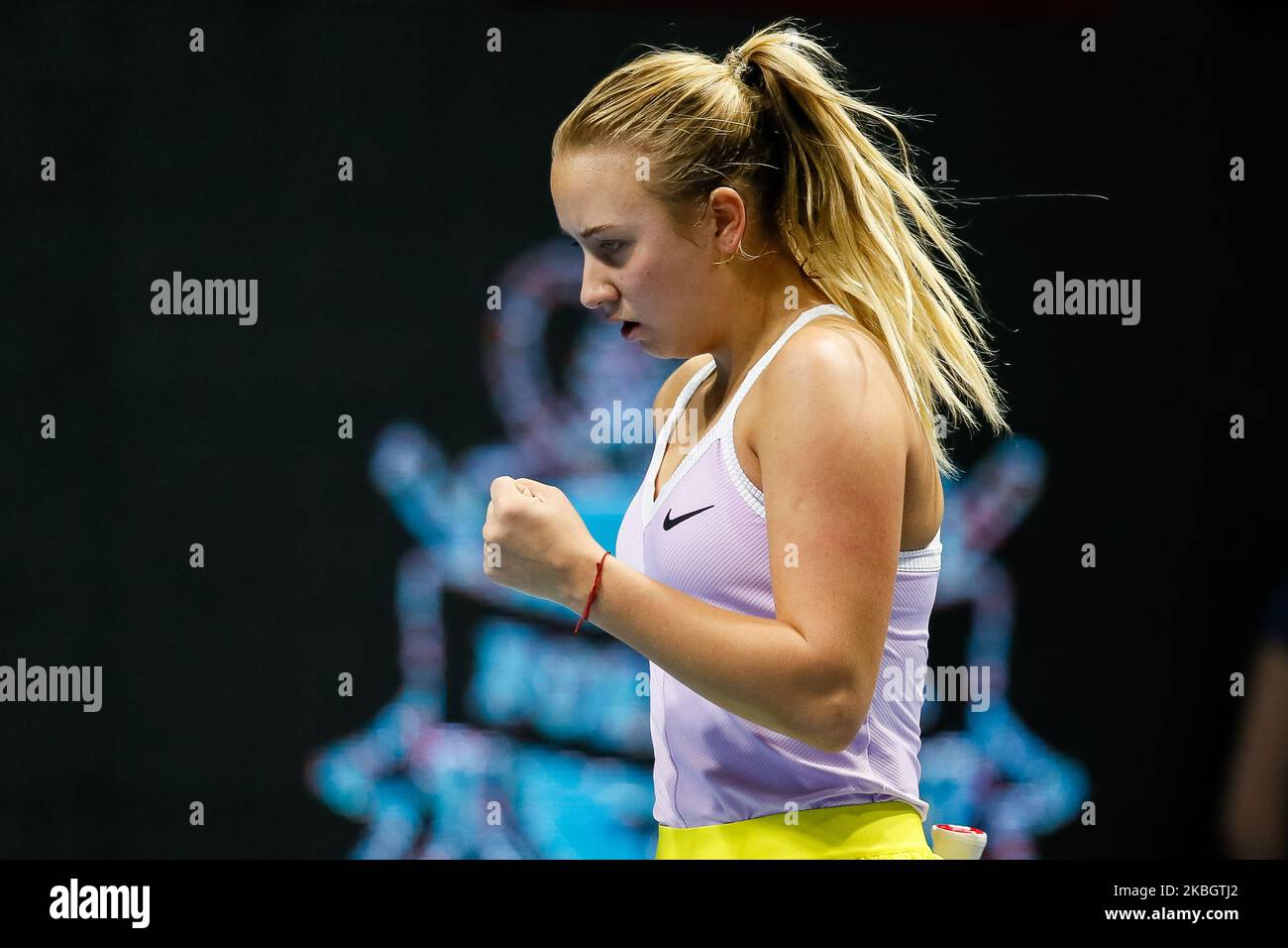 Anastasia Potapova aus Russland feiert während ihres WTA St. Petersburg Ladies Trophy 2020 Tennisturniers Runde von 16 Spiel gegen Ajla Tomljanovic aus Australien am 12. Februar 2020 in Sankt Petersburg, Russland. (Foto von Mike Kireev/NurPhoto) Stockfoto