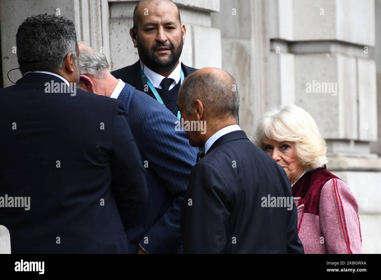 Der britische Prinz Charles, Prinz von Wales und Camilla, Herzogin von Cornwall, treffen am 13. Februar 2020 im Cabinet Office in London ein. (Foto von Alberto Pezzali/NurPhoto) Stockfoto