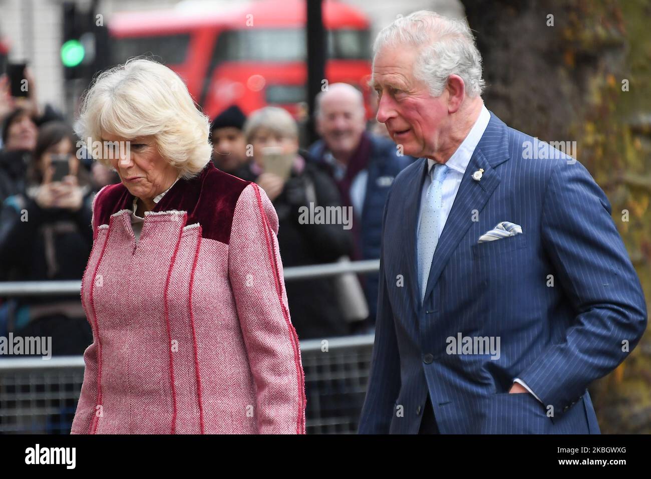 Der britische Prinz Charles, Prinz von Wales und Camilla, Herzogin von Cornwall, treffen am 13. Februar 2020 im Cabinet Office in London ein. (Foto von Alberto Pezzali/NurPhoto) Stockfoto