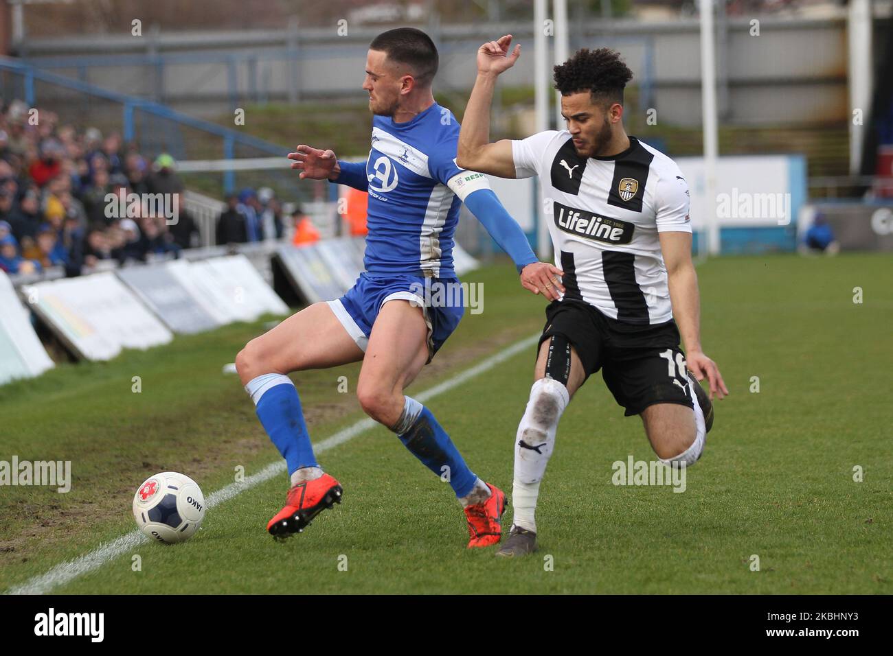 Ryan Donaldson von Hartlepool United im Einsatz mit Dion Kelly-Evans während des Spiels der Vanarama National League zwischen Hartlepool United und Notts County im Victoria Park, Hartlepool, am Samstag, 22.. Februar 2020. (Foto von Mark Fletcher/MI News/NurPhoto) Stockfoto