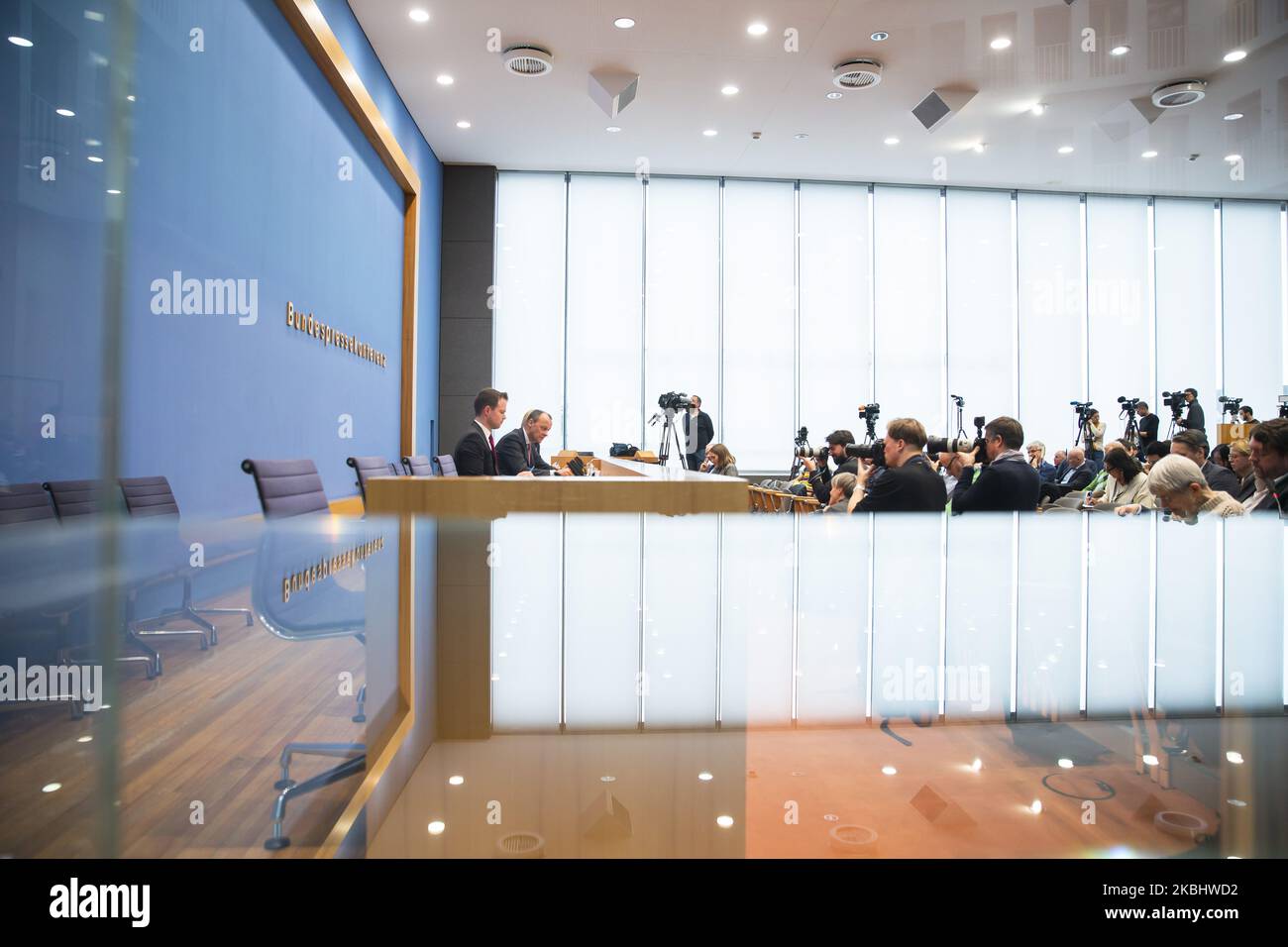 Der deutsche Politiker Friedrich Merz gibt seine Kandidatur zur Führung der Christlich Demokratischen Partei Deutschlands auf der Bundespressekonferenz in Berlin am 25. Februar 2020 bekannt. (Foto von Emmanuele Contini/NurPhoto) Stockfoto