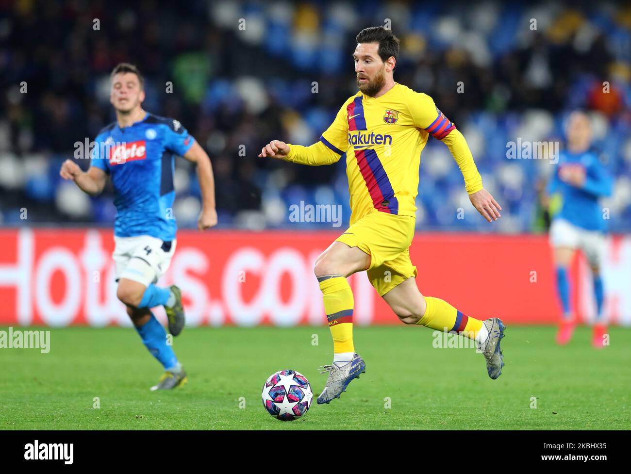 Lionel Messi aus Barcelona in Aktion während des UEFA Champions League-Fußballspiels 16 SSC Napoli gegen FC Barcelona im San Paolo Stadion in Neapel, Italien am 25. Februar 2020 (Foto: Matteo Ciambelli/NurPhoto) Stockfoto