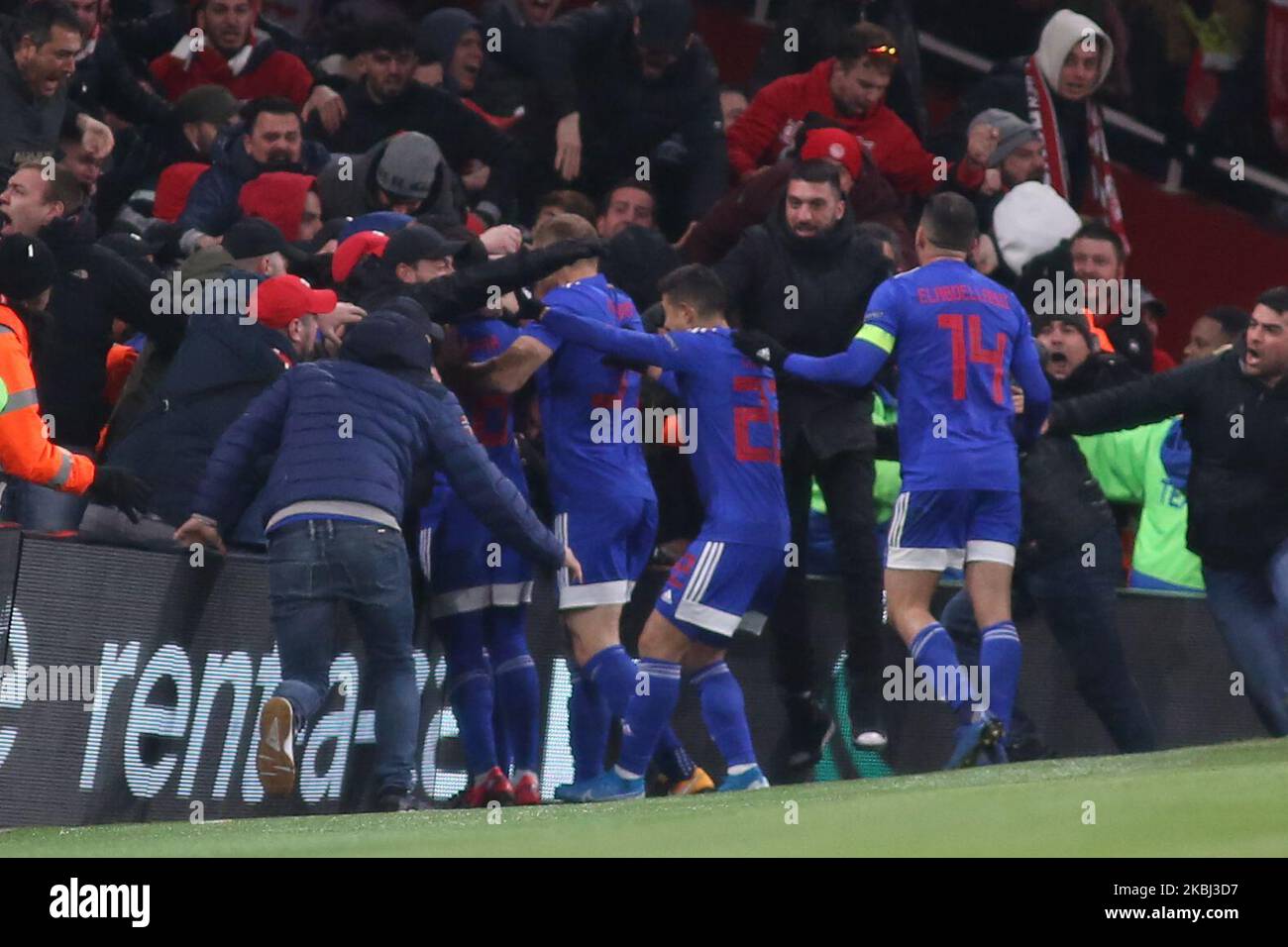 Youssef El-Arabi (Olympiakos) feiert sein Tor mit seinen Teamkollegen am 2:1 27. Februar 2019/20 2020 beim Playoff-Finale der UEFA Europa League 1/32 zwischen Arsenal FC (England) und Olympiakos FC (Griechenland) im Emirates Stadium in London, Großbritannien. (Foto von Federico Guerra Moran/NurPhoto) Stockfoto