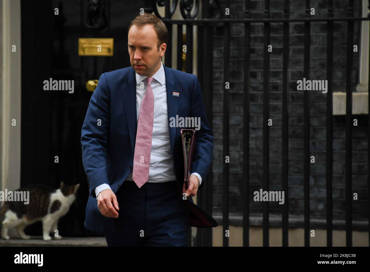 Der britische Gesundheitsminister Matt Hancock verlässt die Downing Street 10, nachdem er an einer Pressekonferenz am 3. März 2020 in London, England, teilgenommen hatte. Premierminister Boris Johnson kündigt Pläne zur Bekämpfung der Ausbreitung des neuen COVID-19-Coronavirus in Großbritannien an. (Foto von Alberto Pezzali/NurPhoto) Stockfoto