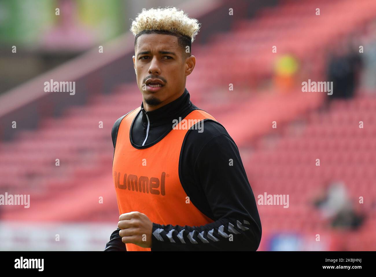 Lyle Taylor von Charlton erwärmt sich während des Sky Bet Championship-Spiels zwischen Charlton Athletic und Middlesbrough am Samstag, dem 7.. März 2020 im Valley, London. (Foto von Ivan Yordanov/MI News/NurPhoto) Stockfoto