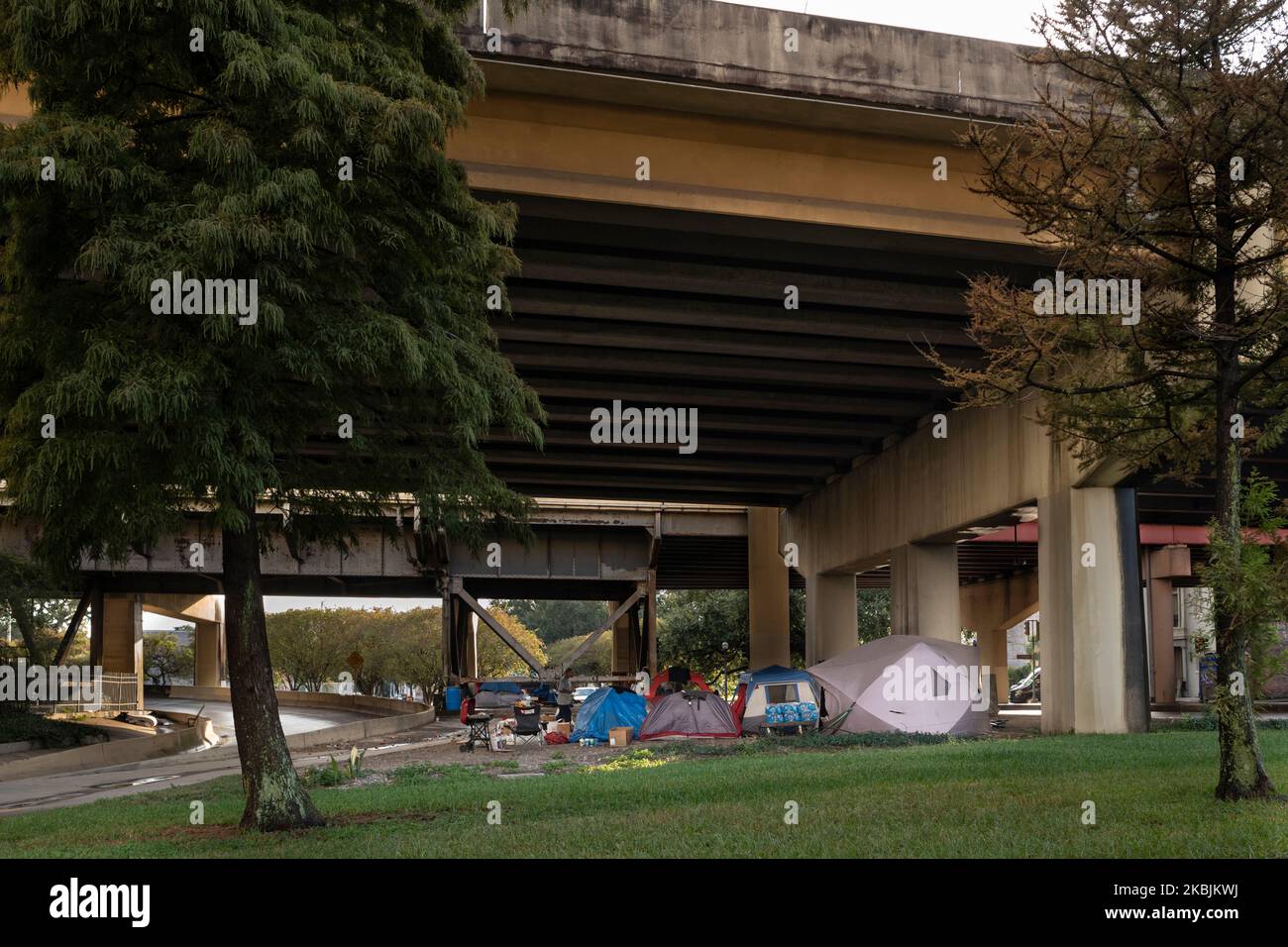 OBDACHLOSENLAGER UNTER DER I-10 NEW ORLEANS LOUISIANA USA Stockfoto