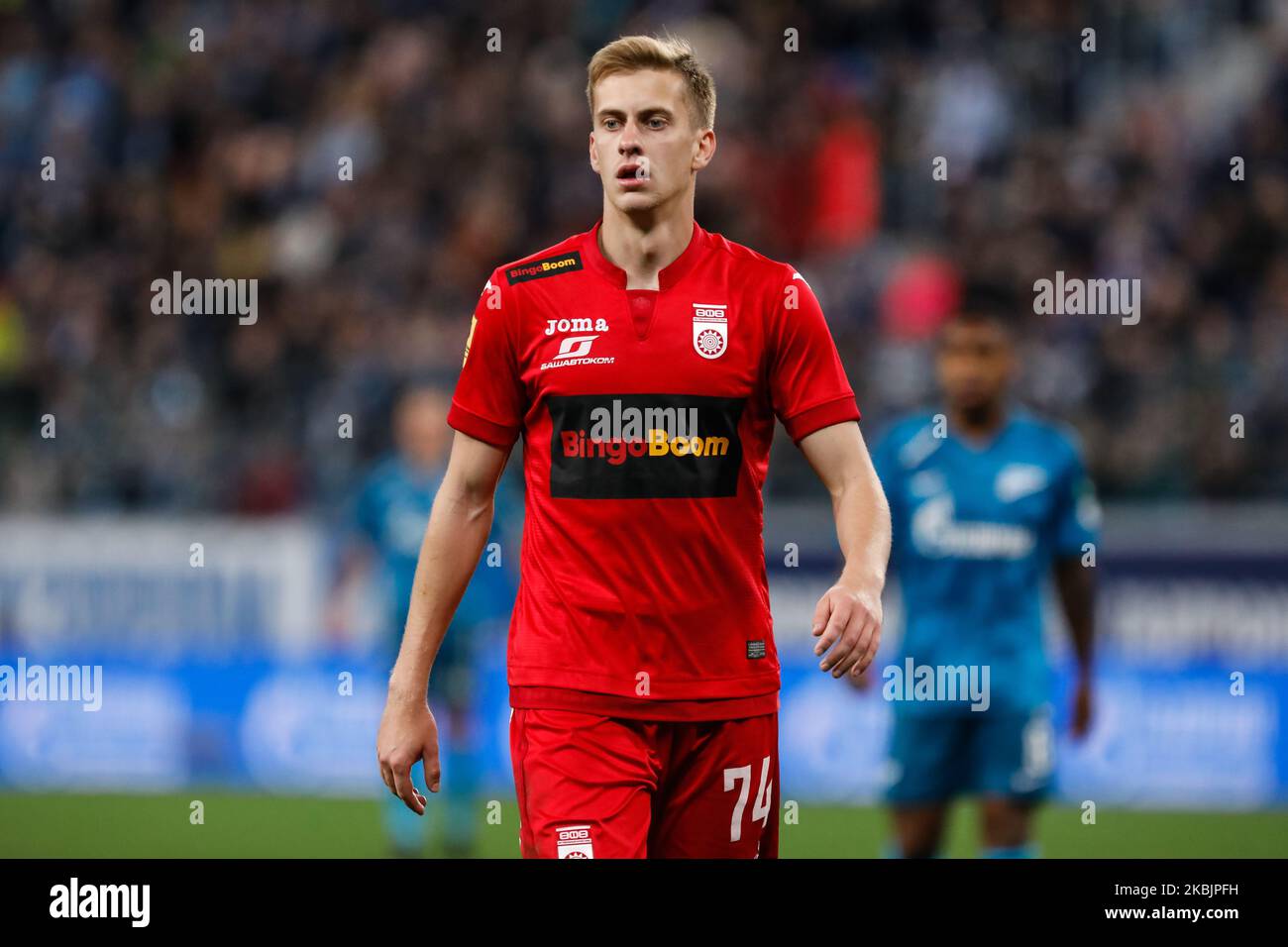 Daniil Fomin von Ufa schaut am 9. März 2020 in der Gazprom Arena in Sankt Petersburg, Russland, beim Spiel der russischen Premier League zwischen dem FC Zenit Saint Petersburg und dem FC Ufa auf. (Foto von Mike Kireev/NurPhoto) Stockfoto