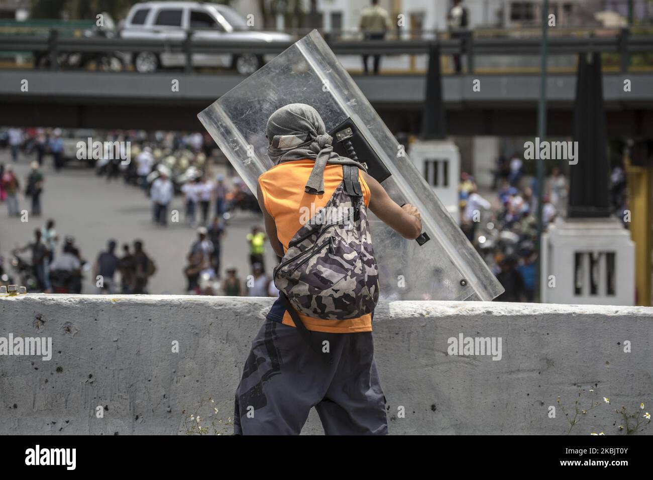 Anti-Maduro-Demonstranten während einer Demonstration gegen die Regierung von Nicolas Maduro, die von Anhängern von Juan Guaido am 10. März 2020 in Caracas, Venezuela, organisiert wurde. Diese Demonstration ist das erste große Ereignis, das Juan GuaidU nach seiner internationalen Tournee einberufen hat, zu der auch ein Treffen mit Donald Trump in Washington gehörte (Foto: Rafael Briceno Sierralta/NurPhoto) Stockfoto