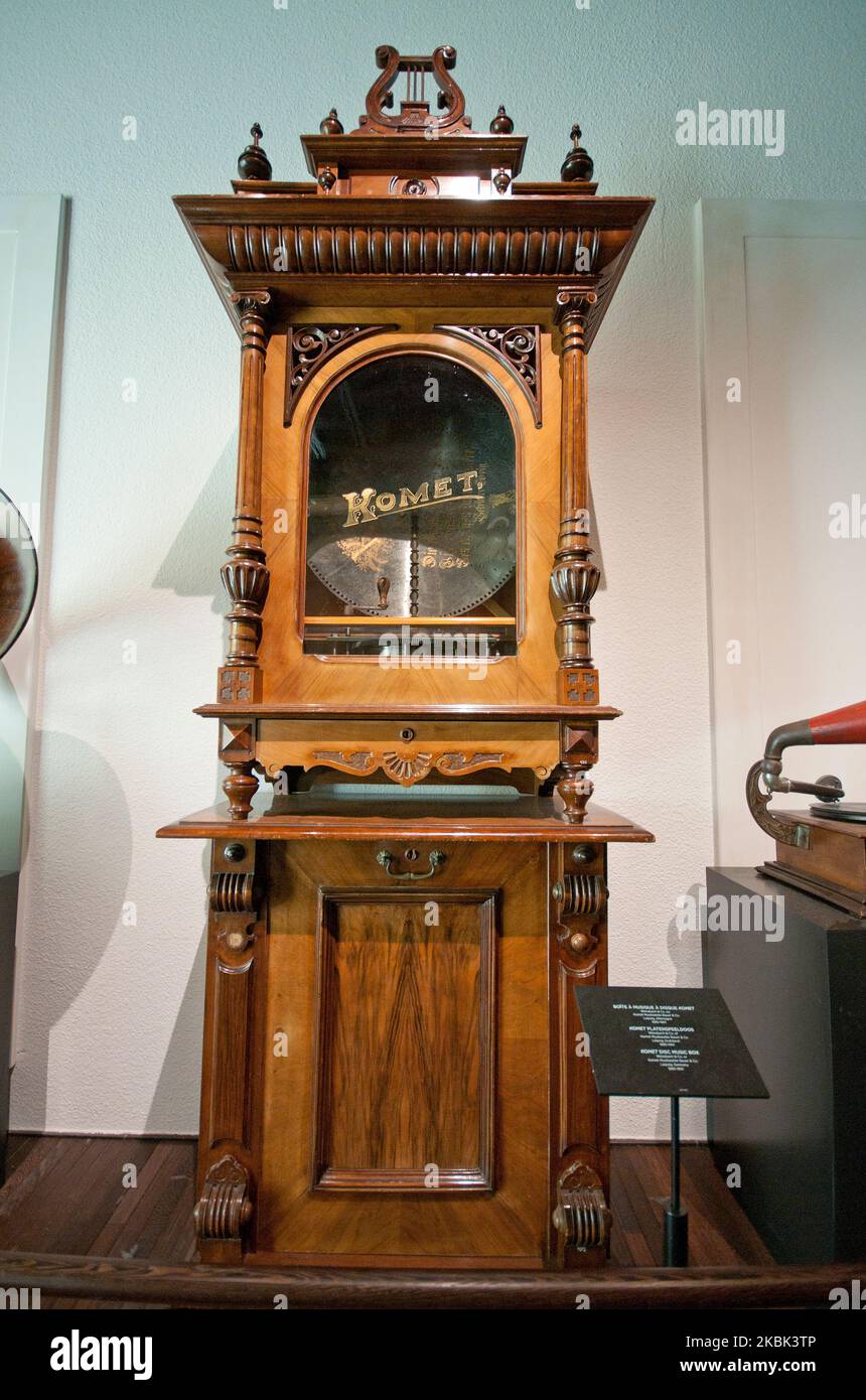 KOMET Disc music box (Leipzig, Deutschland, 1895-1901), Musee des Instruments de Musique, Museum für Musikinstrumente (MIM), Brüssel, Belgien Stockfoto