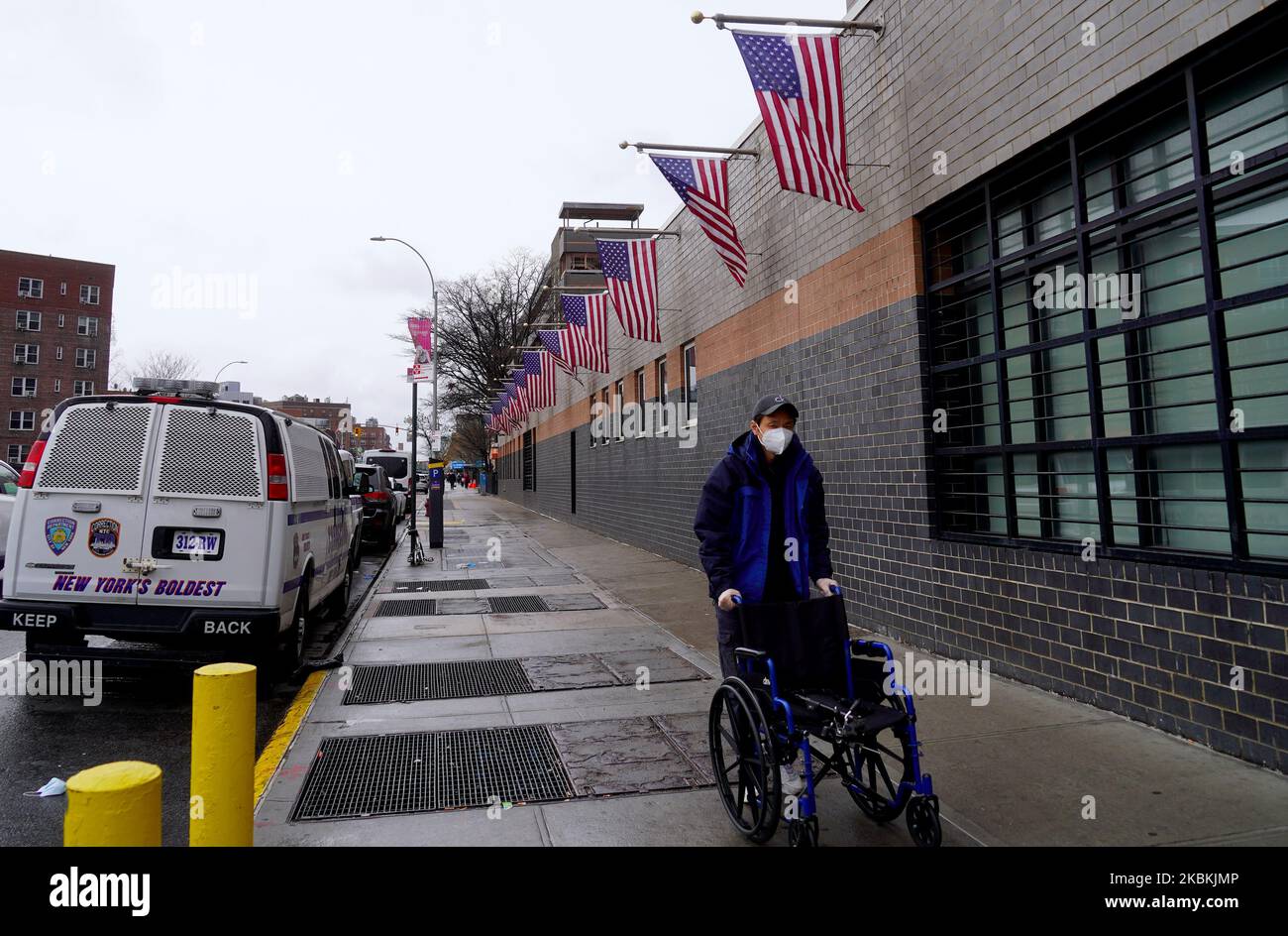 Das Äußere des Elmhurst Hospitals, das am 25.. März 2020 in New York als „Zentrum der Coronavirus-Krise“ bezeichnet wurde. (Foto von Selcuk Acar/NurPhoto) Stockfoto