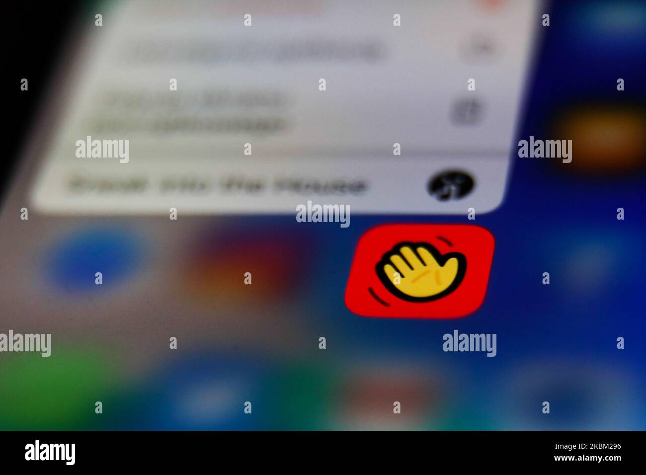 Das Symbol für die Hausparty-App wird auf dem Telefonbildschirm in dieser Illustration angezeigt, die am 6. April 2020 in Polen aufgenommen wurde. (Fotoillustration von Jakub Porzycki/NurPhoto) Stockfoto