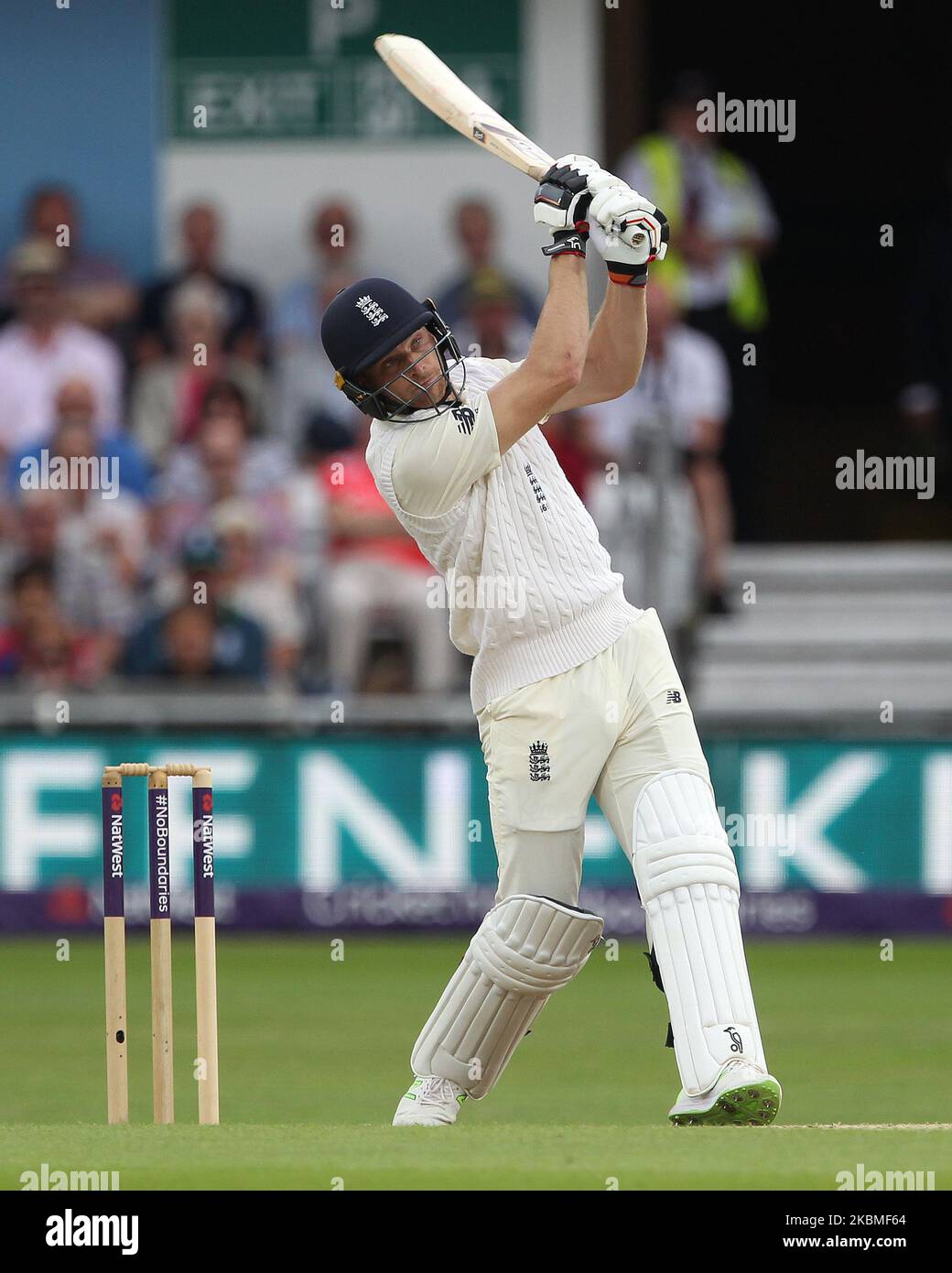 Jos Buttler aus England hat am Sonntag, den 3.. Juni 2018, am dritten Tag des zweiten Nat West Test Spiels zwischen England und Pakistan auf dem Headingley Cricket Ground, Leeds, geschlagen. (Foto von Mark Fletcher/MI News/NurPhoto) Stockfoto