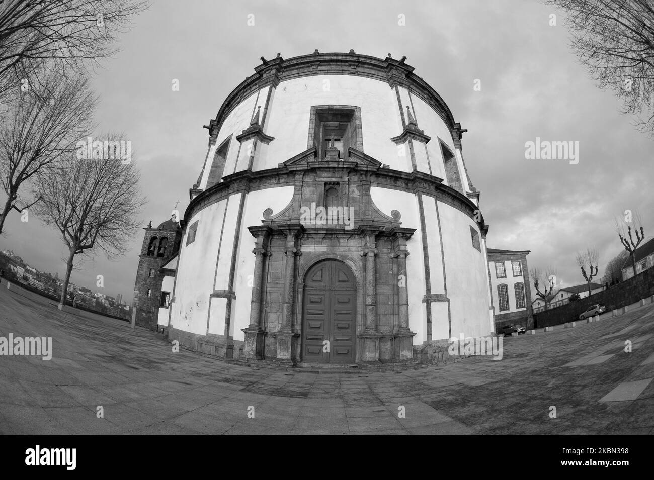 (ANMERKUNG DER REDAKTION: Dieses Bild wurde in Schwarzweiß umgewandelt) das Kloster Serra do Pilar ist ein ehemaliges Kloster in Vila Nova de Gaia, Portugal, das 1996 zum UNESCO-Weltkulturerbe erklärt wurde. Das Kloster ist bekannt für seine Kirche und Kreuzgang, beide kreisförmig. porto. Portugal (Foto von Oscar Gonzalez/NurPhoto) Stockfoto