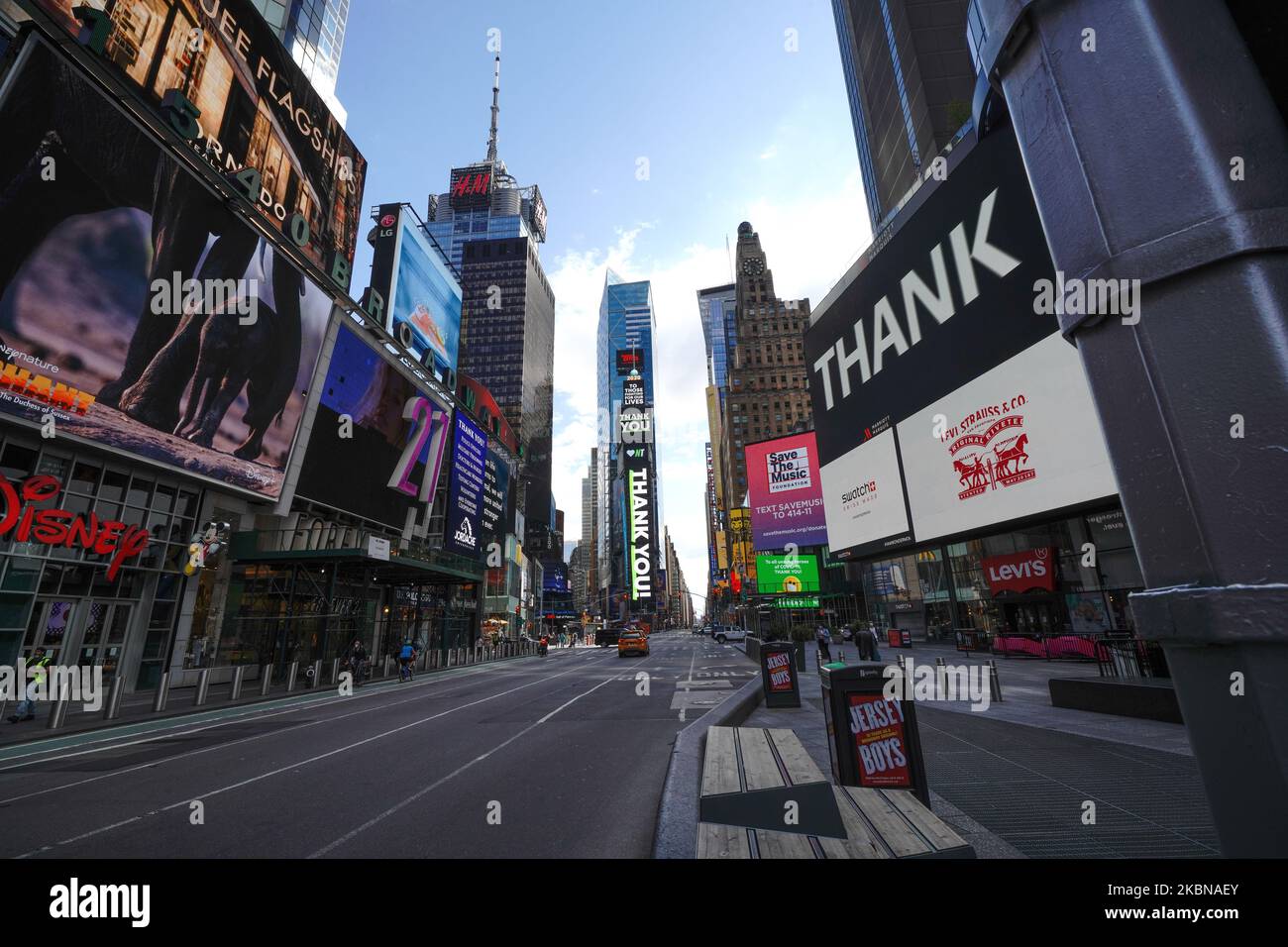 Ein Blick auf einen leeren Times Square in New York City, USA während der Coronavirus-Pandemie am 4. Mai 2020. (Foto von John Nacion/NurPhoto) Stockfoto